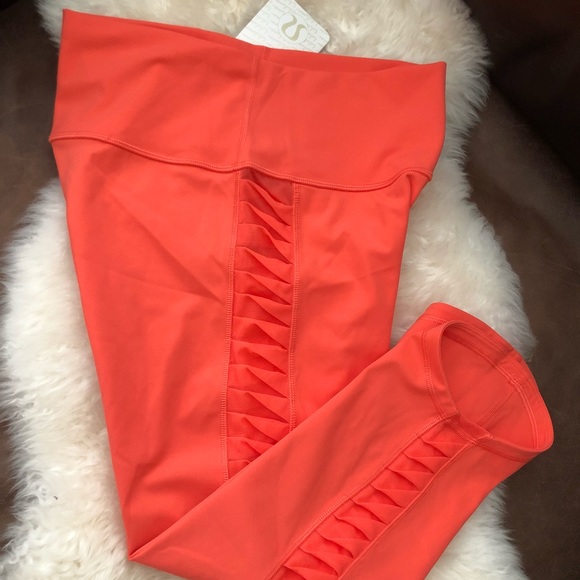 Lululemon cropped leggings NWT - Picture 4 of 4